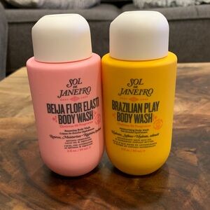 Sol de Janeiro Beija Flor Elasti and Brazilian Play Body Wash Duo